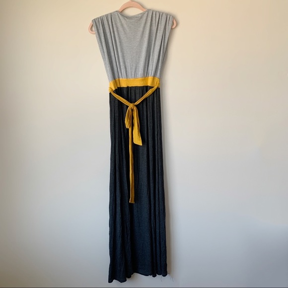Expected Maternity Maxi Dress Stripes Gray Yellow V Neck Tie Waist Size XL - Picture 6 of 10
